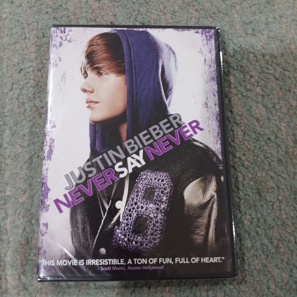 Justin Bieber Never Say Never DVD - Purple and Black